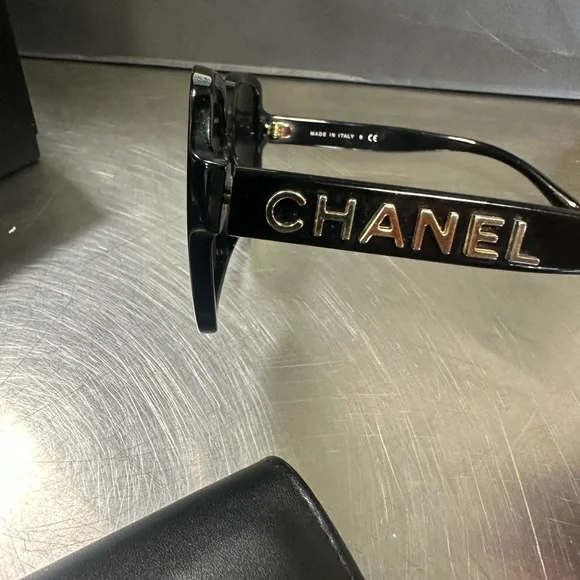 COPY - Authentic Chanel sunglasses - Picture 9 of 11